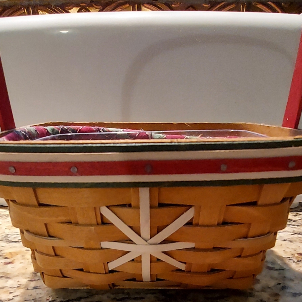 Longabrrger Handcrafted Small Snowflake Basket with Liner & Protector